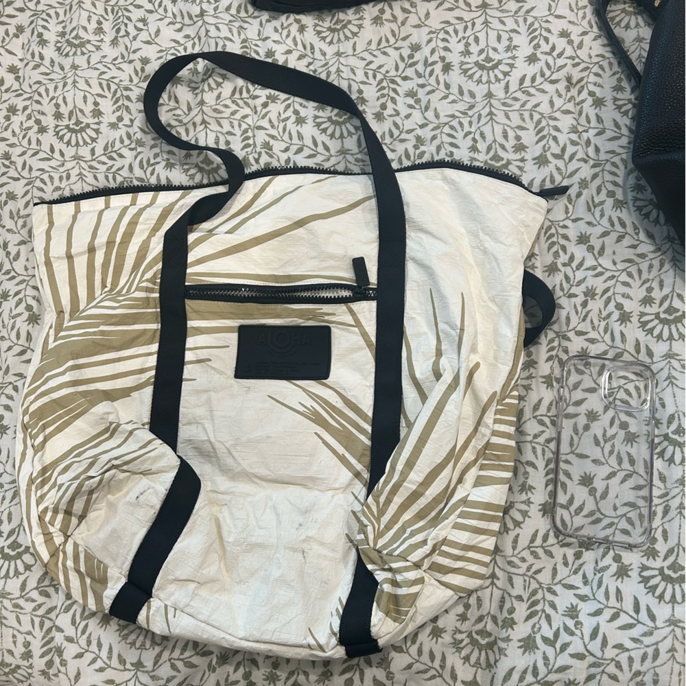 Aloha Co zipper tote